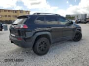 ✅ 2022 Jeep Cherokee Trailhawk • VIN: 1C4PJMBX4ND543297 • Lot: 90106905. Wystawiony na Copart z przebiegiem 34 233 mil. Bezpłatny archiwum sprzedaży aukcyjnych z USA i szczegółowy raport historii pojazdu na DreamBid. Zdjęcie 3.