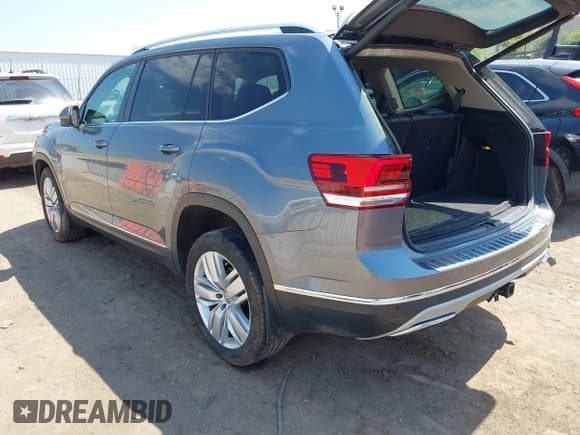 ✅ 2019 Volkswagen Atlas SEL • VIN: 1V2ER2CA5KC555568 • Lot: 42050516. Listed on IAAI with 71,599 mi. Free auction sales archive from the USA and detailed vehicle history report at DreamBid. Image 3.