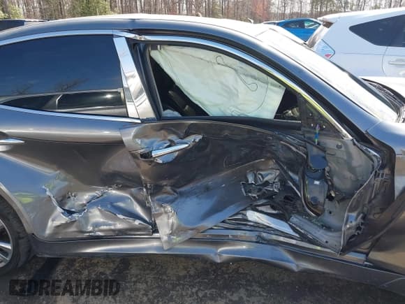 ✅ 2016 Infiniti Q70 • VIN: JN1BY1AR0GM270212 • Lot: 41889159. Listed on IAAI with 108,760 mi. Free auction sales archive from the USA and detailed vehicle history report at DreamBid. Image 6.