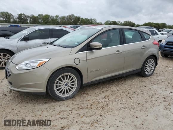 ✅ 2015 Ford Focus Electric • VIN: 1FADP3R45FL222017 • Лот: 73420413. Опубликован ранее на Copart с пробегом 58 205 миль. Бесплатный доступ к архиву аукционных продаж из США и подробный отчёт об истории автомобиля на DreamBid. Изображение 1.