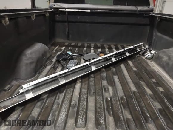 ✅ 2017 Chevrolet Silverado 2500HD Work Truck • VIN: 1GC1KUEG0HF128856 • Lot: 42046701. Listed on IAAI with 200,705 mi. Free auction sales archive from the USA and detailed vehicle history report at DreamBid. Image 12.