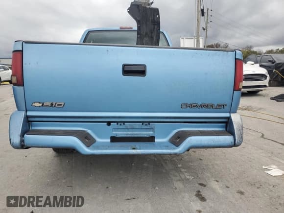 ✅ 1996 Chevrolet S-10 LS • VIN: 1GCCS1944TK163181 • Лот: 85397065. Опубликован ранее на Copart с пробегом 337 965 миль. Бесплатный доступ к архиву аукционных продаж из США и подробный отчёт об истории автомобиля на DreamBid. Изображение 6.