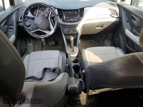 ✅ 2022 Chevrolet Trax LT • VIN: KL7CJPSM1NB541599 • Lot: 62885945. Wystawiony na Copart z przebiegiem 111 897 mil. Bezpłatny archiwum sprzedaży aukcyjnych z USA i szczegółowy raport historii pojazdu na DreamBid. Zdjęcie 8.