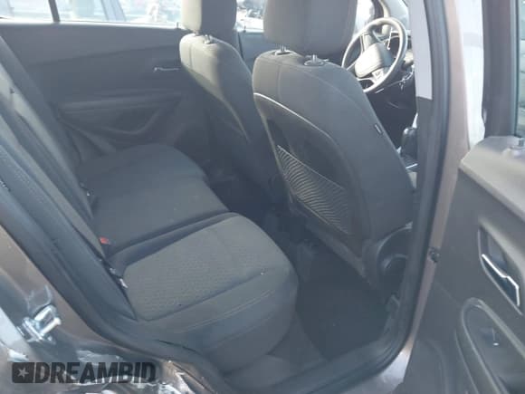 ✅ 2021 Chevrolet Trax LS • VIN: KL7CJNSB1MB358513 • Lot: 43753020. Listed on IAAI with 37,049 mi. Free auction sales archive from the USA and detailed vehicle history report at DreamBid. Image 8.