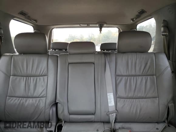 ✅ 2006 Toyota Sequoia SR5 • VIN: 5TDBT44A36S275748 • Лот: 85670935. Опубликован ранее на Copart с пробегом 143 228 миль. Бесплатный доступ к архиву аукционных продаж из США и подробный отчёт об истории автомобиля на DreamBid. Изображение 10.