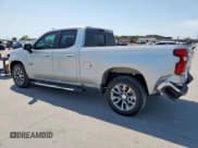 ✅ 2019 Chevrolet Silverado 1500 LT • VIN: 1GCRWCED1KZ190697 • Lot: 50096555. Wystawiony na Copart z przebiegiem 110 693 mil. Bezpłatny archiwum sprzedaży aukcyjnych z USA i szczegółowy raport historii pojazdu na DreamBid. Zdjęcie 2.