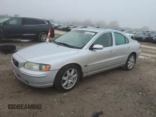 ✅ 2006 Volvo S60 2.5L Turbo • VIN: YV1RS592962536262 • Lot: 90126895. Wystawiony na Copart z przebiegiem 170 048 mil. Bezpłatny archiwum sprzedaży aukcyjnych z USA i szczegółowy raport historii pojazdu na DreamBid. Zdjęcie 1.