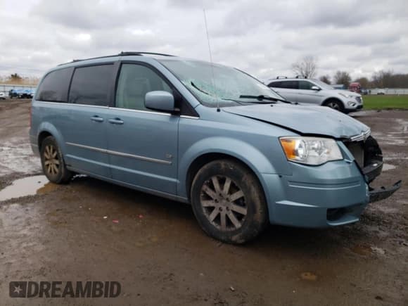 ✅ 2009 Chrysler Town & Country Touring • VIN: 2A8HR54179R668026 • Lot: 52894805. Listed on Copart with 103,550 mi. Free auction sales archive from the USA and detailed vehicle history report at DreamBid. Image 4.