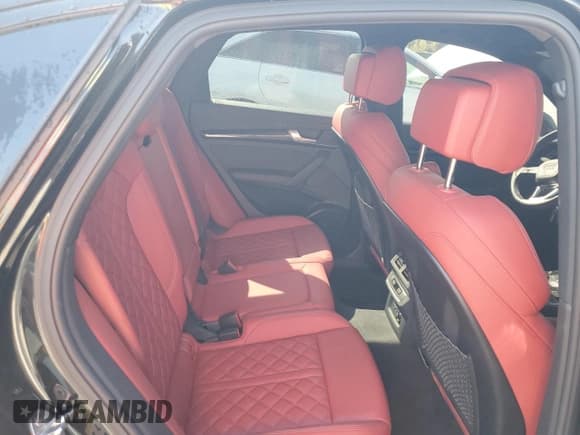 ✅ 2024 Audi SQ5 Sportback Premium Plus • VIN: WA124AFY7R2025294 • Lot: 67864824. Listed on Copart with 2,776 mi. Free auction sales archive from the USA and detailed vehicle history report at DreamBid. Image 11.