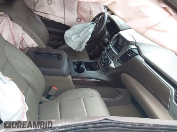 ✅ 2018 Chevrolet Tahoe LT • VIN: 1GNSCBKC1JR104682 • Lot: 42440769. Wystawiony na IAAI z przebiegiem 68 343 mil. Bezpłatny archiwum sprzedaży aukcyjnych z USA i szczegółowy raport historii pojazdu na DreamBid. Zdjęcie 5.