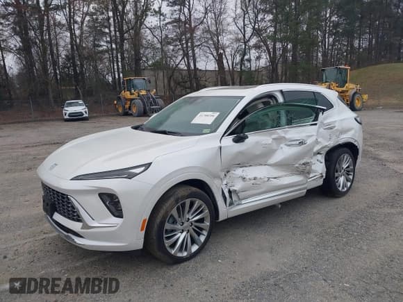 ✅ 2025 Buick Envision Avenir • VIN: LRBFZME46SD013459 • Lot: 41700206. Wystawiony na IAAI z przebiegiem 1 454 mil. Bezpłatny archiwum sprzedaży aukcyjnych z USA i szczegółowy raport historii pojazdu na DreamBid. Zdjęcie 6.