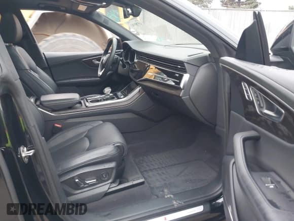 ✅ 2023 Audi Q8 Prestige • VIN: WA1FVBF13PD019369 • Lot: 43783365. Listed on IAAI with 33,679 mi. Free auction sales archive from the USA and detailed vehicle history report at DreamBid. Image 5.