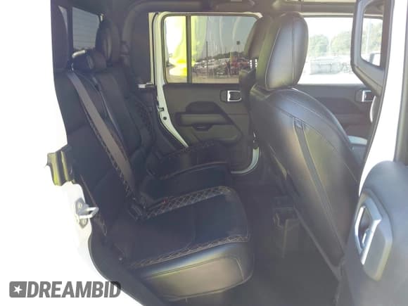 ✅ 2022 Jeep Gladiator Overland • VIN: 1C6HJTFG7NL154451 • Lot: 43404463. Listed on IAAI with 84,260 mi. Free auction sales archive from the USA and detailed vehicle history report at DreamBid. Image 8.