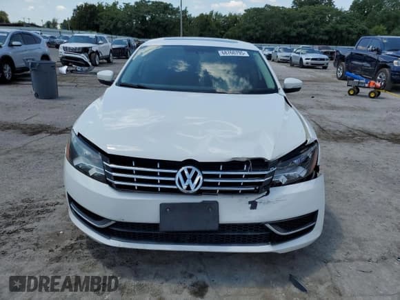 ✅ 2013 Volkswagen Passat SEL • VIN: 1VWCH7A38DC002698 • Lot: 68760795. Listed on Copart with 204,275 mi. Free auction sales archive from the USA and detailed vehicle history report at DreamBid. Image 5.