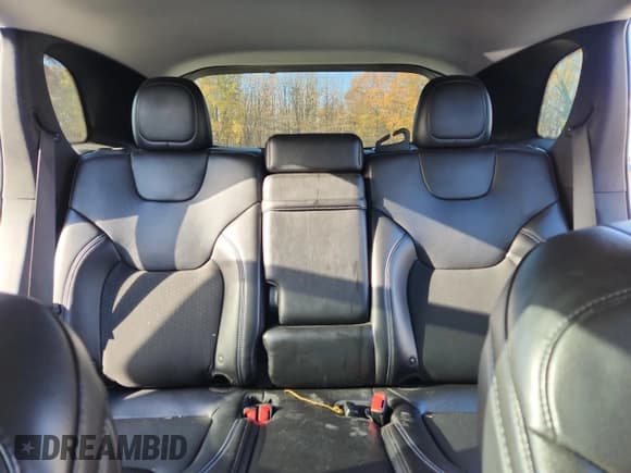 ✅ 2019 Jeep Cherokee Latitude Plus • VIN: 1C4PJMLB2KD194610 • Лот: 91384605. Опубликован ранее на Copart с пробегом 68 631 миль. Бесплатный доступ к архиву аукционных продаж из США и подробный отчёт об истории автомобиля на DreamBid. Изображение 10.