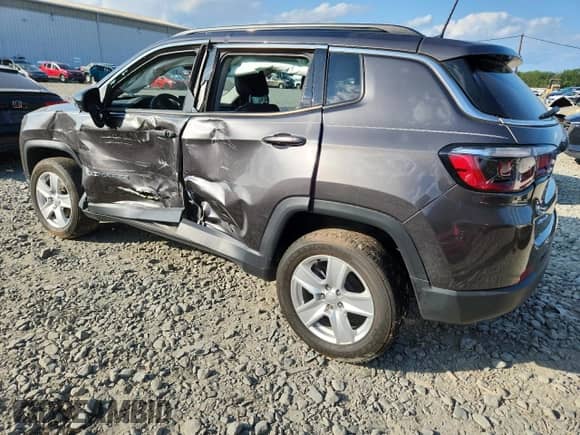 2022 Jeep Compass Latitude с VIN 3C4NJDBB9NT154533, выставлен на аукционе Copart как лот 65537715 с пробегом 23 613 миль миль и Списание • Salvage title. История ставок и продаж доступна на DreamBid. Изображение 2.