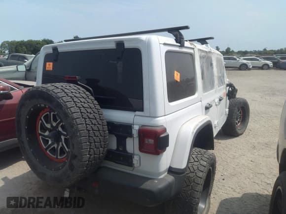 ✅ 2020 Jeep Wrangler Unlimited Rubicon • VIN: 1C4JJXFM9LW211610 • Lot: 41041368. Listed on IAAI with Not provided. Free auction sales archive from the USA and detailed vehicle history report at DreamBid. Image 4.