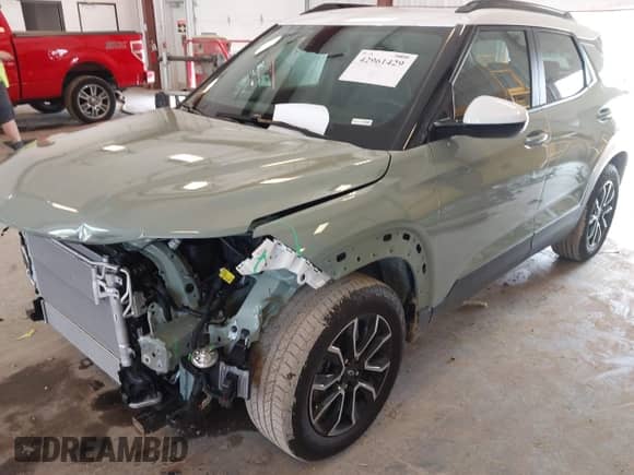 2025 Chevrolet TrailBlazer ACTIV с VIN KL79MVSL6SB093837, выставлен на аукционе IAAI как лот 42961429 с пробегом 2 209 миль миль и . История ставок и продаж доступна на DreamBid. Изображение 2.