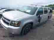 2014 Chevrolet Suburban LT z VIN 1GNSCJE0XER203597, wystawiony jako IAAI lot #42215407 z przebiegiem 186 556 mil mil oraz . Historia ofert i sprzedaży dostępna na DreamBid. Obrazek 2.