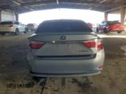 ✅ 2014 Lexus ES 300h • VIN: JTHBW1GG6E2064103 • Lot: 92766475. Wystawiony na Copart z przebiegiem 191 161 mil. Bezpłatny archiwum sprzedaży aukcyjnych z USA i szczegółowy raport historii pojazdu na DreamBid. Zdjęcie 6.