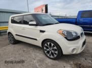 ✅ 2012 Kia Soul + • VIN: KNDJT2A69C7430308 • Лот: 81818365. Опубликован ранее на Copart с пробегом 122 040 миль. Бесплатный доступ к архиву аукционных продаж из США и подробный отчёт об истории автомобиля на DreamBid. Изображение 4.