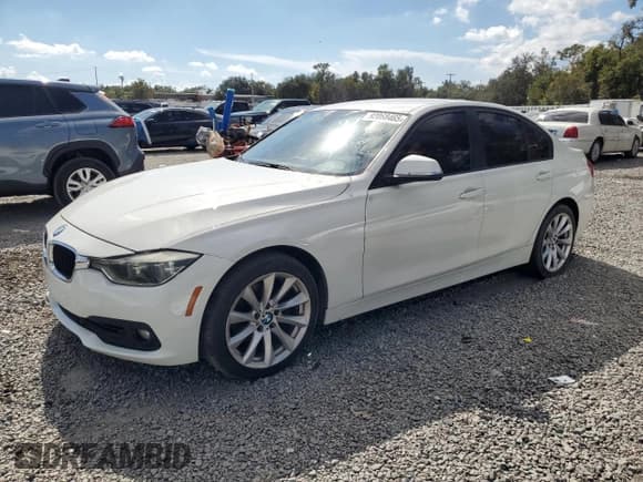 ✅ 2018 BMW 3 Series 320i • VIN: WBA8E1G54JNU89774 • Lot: 92068465. Listed on Copart with 140,629 mi. Free auction sales archive from the USA and detailed vehicle history report at DreamBid. Image 1.