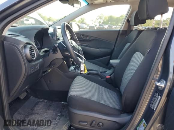 ✅ 2018 Hyundai Kona SEL • VIN: KM8K6CAA2JU103717 • Лот: 63453194. Опубликован ранее на Copart с пробегом 25 461 миль. Бесплатный доступ к архиву аукционных продаж из США и подробный отчёт об истории автомобиля на DreamBid. Изображение 7.