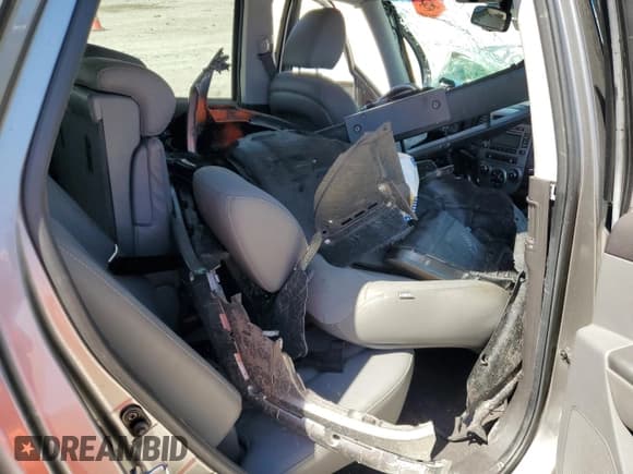 ✅ 2011 Hyundai Santa Fe SE • VIN: 5XYZH4AG8BG045865 • Lot: 57776174. Listed on Copart with Not provided. Free auction sales archive from the USA and detailed vehicle history report at DreamBid. Image 14.