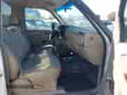 2004 Chevrolet Silverado 2500 z VIN 1GBHC24U64E349020, wystawiony jako IAAI lot #41840530 z przebiegiem 341 184 mil mil oraz . Historia ofert i sprzedaży dostępna na DreamBid. Obrazek 5.