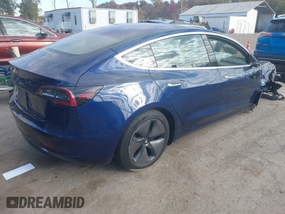 ✅ 2018 Tesla Model 3 Long Range Battery • VIN: 5YJ3E1EA0JF056335 • Лот: 43534704. Опубликован ранее на IAAI с пробегом 130 517 миль. Бесплатный доступ к архиву аукционных продаж из США и подробный отчёт об истории автомобиля на DreamBid. Изображение 4.