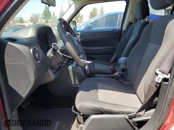 ✅ 2015 Jeep Patriot Altitude • VIN: 1C4NJRBB5FD412728 • Lot: 57049075. Listed on Copart with 161,106 mi. Free auction sales archive from the USA and detailed vehicle history report at DreamBid. Image 7.