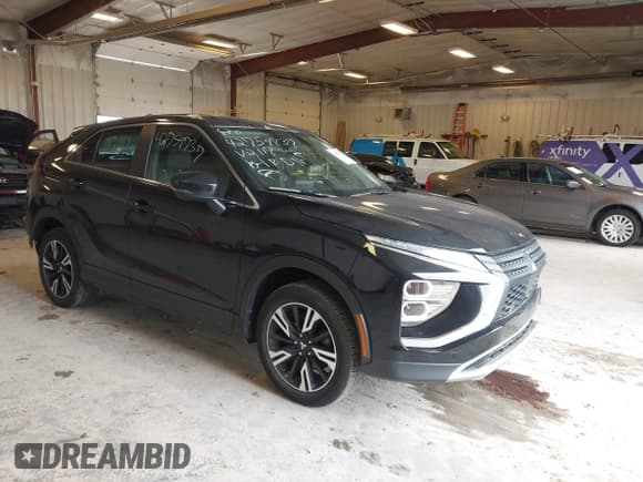 ✅ 2023 Mitsubishi Eclipse Cross SE • VIN: JA4ATWAAXPZ002117 • Lot: 43047002. Wystawiony na IAAI z przebiegiem 57 097 mil. Bezpłatny archiwum sprzedaży aukcyjnych z USA i szczegółowy raport historii pojazdu na DreamBid. Zdjęcie 1.