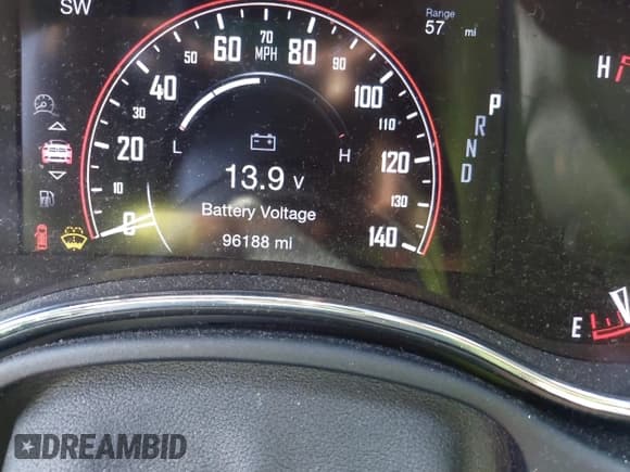 ✅ 2018 Dodge Durango SXT • VIN: 1C4RDHAG7JC205580 • Lot: 43033285. Wystawiony na IAAI z przebiegiem 96 188 mil. Bezpłatny archiwum sprzedaży aukcyjnych z USA i szczegółowy raport historii pojazdu na DreamBid. Zdjęcie 7.