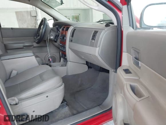 ✅ 2005 Dodge Durango SLT • VIN: 1D8HD48N85F607476 • Лот: 42570504. Опубликован ранее на IAAI с пробегом 211 840 миль. Бесплатный доступ к архиву аукционных продаж из США и подробный отчёт об истории автомобиля на DreamBid. Изображение 5.