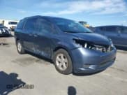 ✅ 2017 Toyota Sienna LE Auto Access Seat • VIN: 5TDKZ3DC0HS771457 • Lot: 82721385. Wystawiony na Copart z przebiegiem 116 721 mil. Bezpłatny archiwum sprzedaży aukcyjnych z USA i szczegółowy raport historii pojazdu na DreamBid. Zdjęcie 4.