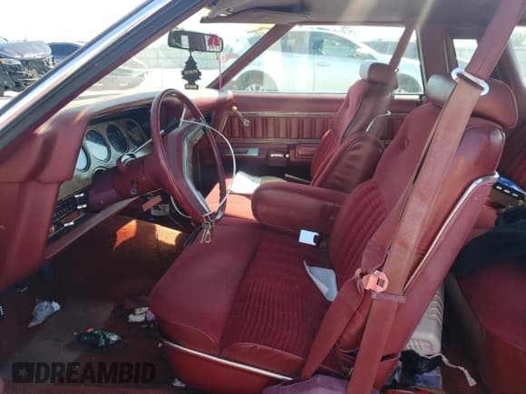 ✅ 1977 Ford Thunderbird • VIN: 7G87H187378 • Лот: 81319355. Опубликован ранее на Copart с пробегом 70 410 миль. Бесплатный доступ к архиву аукционных продаж из США и подробный отчёт об истории автомобиля на DreamBid. Изображение 7.