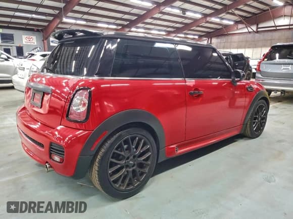 ✅ 2013 MINI Hardtop • VIN: WMWSU3C55DT374899 • Lot: 95313455. Wystawiony na Copart z przebiegiem 112 421 mil. Bezpłatny archiwum sprzedaży aukcyjnych z USA i szczegółowy raport historii pojazdu na DreamBid. Zdjęcie 3.