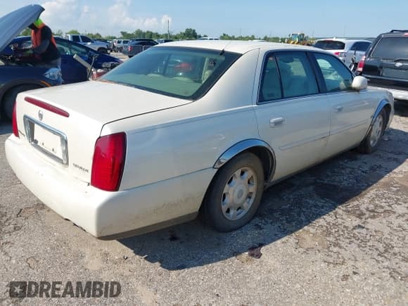 ✅ 2002 Cadillac DeVille • VIN: 1G6KD54Y92U262818 • Лот: 43100991. Опубликован ранее на IAAI с пробегом 117 606 миль. Бесплатный доступ к архиву аукционных продаж из США и подробный отчёт об истории автомобиля на DreamBid. Изображение 4.