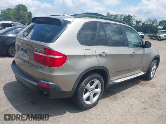✅ 2008 BMW X5 3.0si • VIN: 5UXFE43588L003506 • Лот: 42686480. Опубликован ранее на IAAI с пробегом 193 734 миль. Бесплатный доступ к архиву аукционных продаж из США и подробный отчёт об истории автомобиля на DreamBid. Изображение 4.