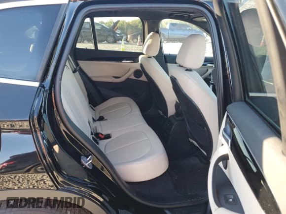 ✅ 2020 BMW X1 sDrive28i • VIN: WBXJG7C01L5R53881 • Лот: 86442615. Опубликован ранее на Copart с пробегом 44 904 миль. Бесплатный доступ к архиву аукционных продаж из США и подробный отчёт об истории автомобиля на DreamBid. Изображение 11.