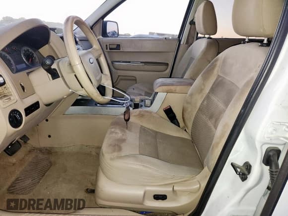 ✅ 2008 Ford Escape XLT • VIN: 1FMCU031X8KB99494 • Lot: 92678905. Listed on Copart with 242,458 mi. Free auction sales archive from the USA and detailed vehicle history report at DreamBid. Image 7.