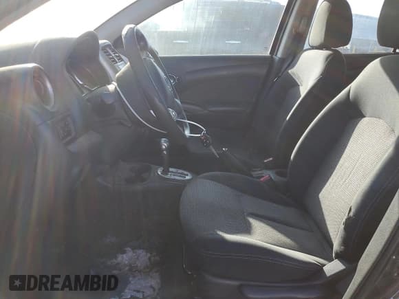 ✅ 2015 Nissan Versa S • VIN: 3N1CN7AP5FL872918 • Lot: 80389865. Wystawiony na Copart z przebiegiem 221 840 mil. Bezpłatny archiwum sprzedaży aukcyjnych z USA i szczegółowy raport historii pojazdu na DreamBid. Zdjęcie 7.