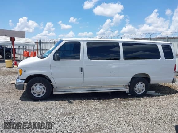 ✅ 1999 Ford Econoline Passenger XL • VIN: 1FBSS31L3XHB14197 • Лот: 42253831. Опубликован ранее на IAAI с пробегом 41 664 миль. Бесплатный доступ к архиву аукционных продаж из США и подробный отчёт об истории автомобиля на DreamBid. Изображение 14.