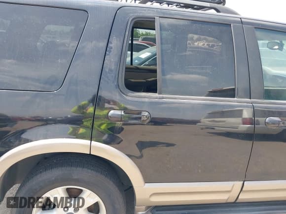 ✅ 2003 Ford Explorer Eddie Bauer • VIN: 1FMZU64K43ZA30964 • Лот: 42273564. Опубликован ранее на IAAI с пробегом 205 176 миль. Бесплатный доступ к архиву аукционных продаж из США и подробный отчёт об истории автомобиля на DreamBid. Изображение 6.