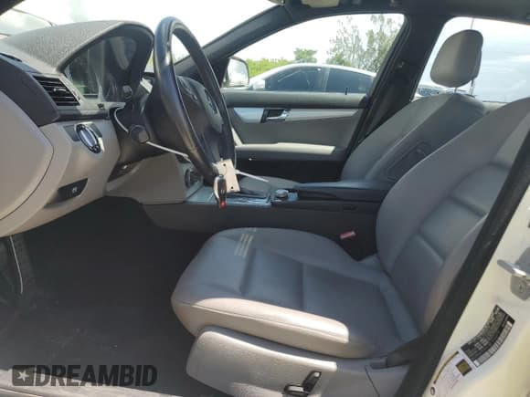 ✅ 2008 Mercedes-Benz C 300 Sport • VIN: WDDGF54X78F156679 • Lot: 62367615. Wystawiony na Copart z przebiegiem 102 268 mil. Bezpłatny archiwum sprzedaży aukcyjnych z USA i szczegółowy raport historii pojazdu na DreamBid. Zdjęcie 7.