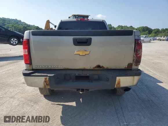 ✅ 2009 Chevrolet Silverado 2500HD LT • VIN: 1GCHK59K69E112140 • Лот: 62650595. Опубликован ранее на Copart с пробегом 291 863 миль. Бесплатный доступ к архиву аукционных продаж из США и подробный отчёт об истории автомобиля на DreamBid. Изображение 6.