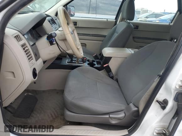 ✅ 2008 Ford Escape XLS • VIN: 1FMCU02Z58KB35743 • Lot: 54830015. Listed on Copart with 166,643 mi. Free auction sales archive from the USA and detailed vehicle history report at DreamBid. Image 7.