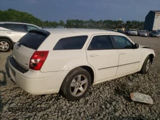 ✅ 2008 Dodge Magnum SXT • VIN: 2D4FV37V68H242364 • Lot: 67796624. Listed on Copart with 232,497 mi. Free auction sales archive from the USA and detailed vehicle history report at DreamBid. Image 3.