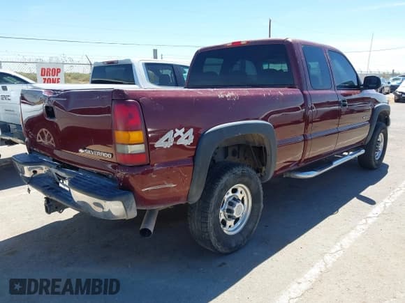 ✅ 2001 Chevrolet Silverado 2500HD LS • VIN: 1GCHK29U21E317989 • Lot: 42883555. Wystawiony na IAAI z przebiegiem 227 313 mil. Bezpłatny archiwum sprzedaży aukcyjnych z USA i szczegółowy raport historii pojazdu na DreamBid. Zdjęcie 4.