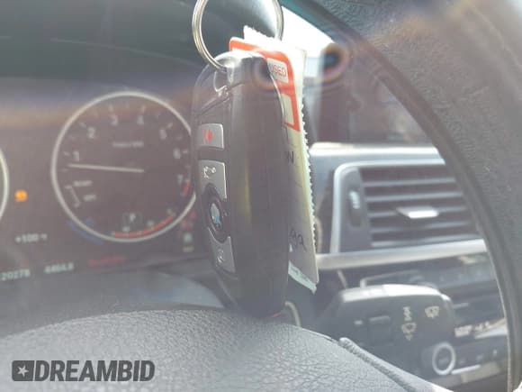 ✅ 2017 BMW 3 Series 320i • VIN: WBA8A9C35HK864405 • Lot: 43475544. Wystawiony na IAAI z przebiegiem 120 278 mil. Bezpłatny archiwum sprzedaży aukcyjnych z USA i szczegółowy raport historii pojazdu na DreamBid. Zdjęcie 11.